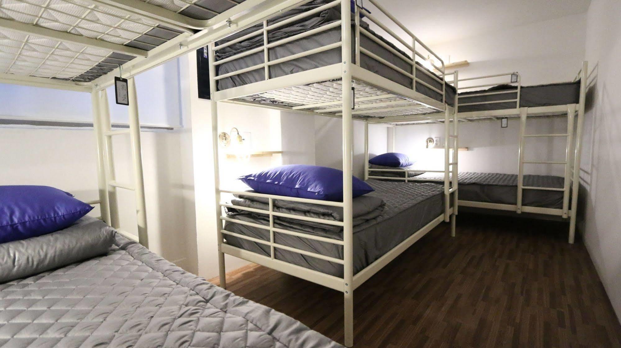 Blue Boat Hostel Myeongdong Сеул Экстерьер фото